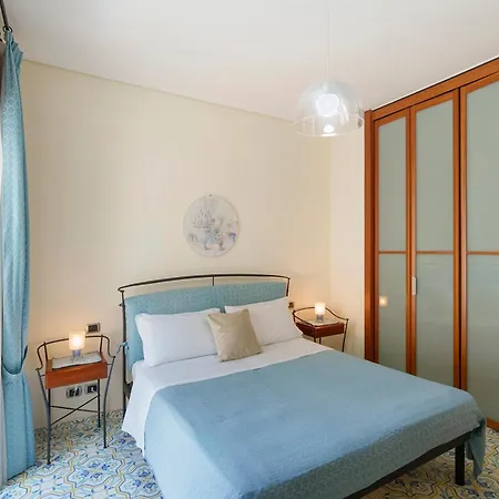 Domus Apartment